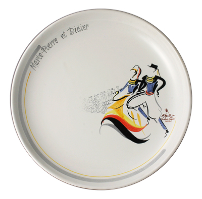 assiette offerte par la Municipalité aux nouveaux mariés assiette offerte par la Municipalité aux nouveaux mariés